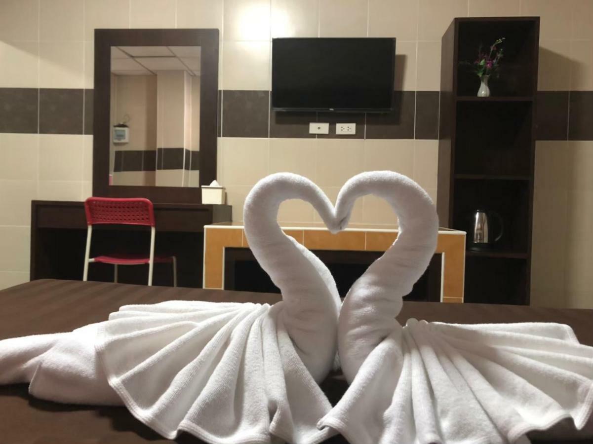 D5 Hotel สาขา มาบโป่ง 春武里 外观 照片